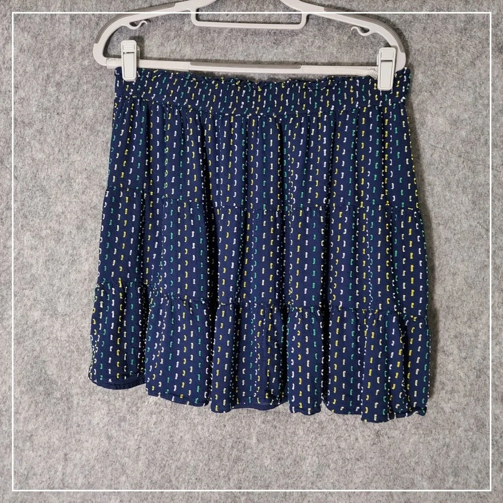 LOFT Ann Taylor Medium Skirt Crepe Tiered Swiss Dot Smocked‎ Relaxed Breathable
